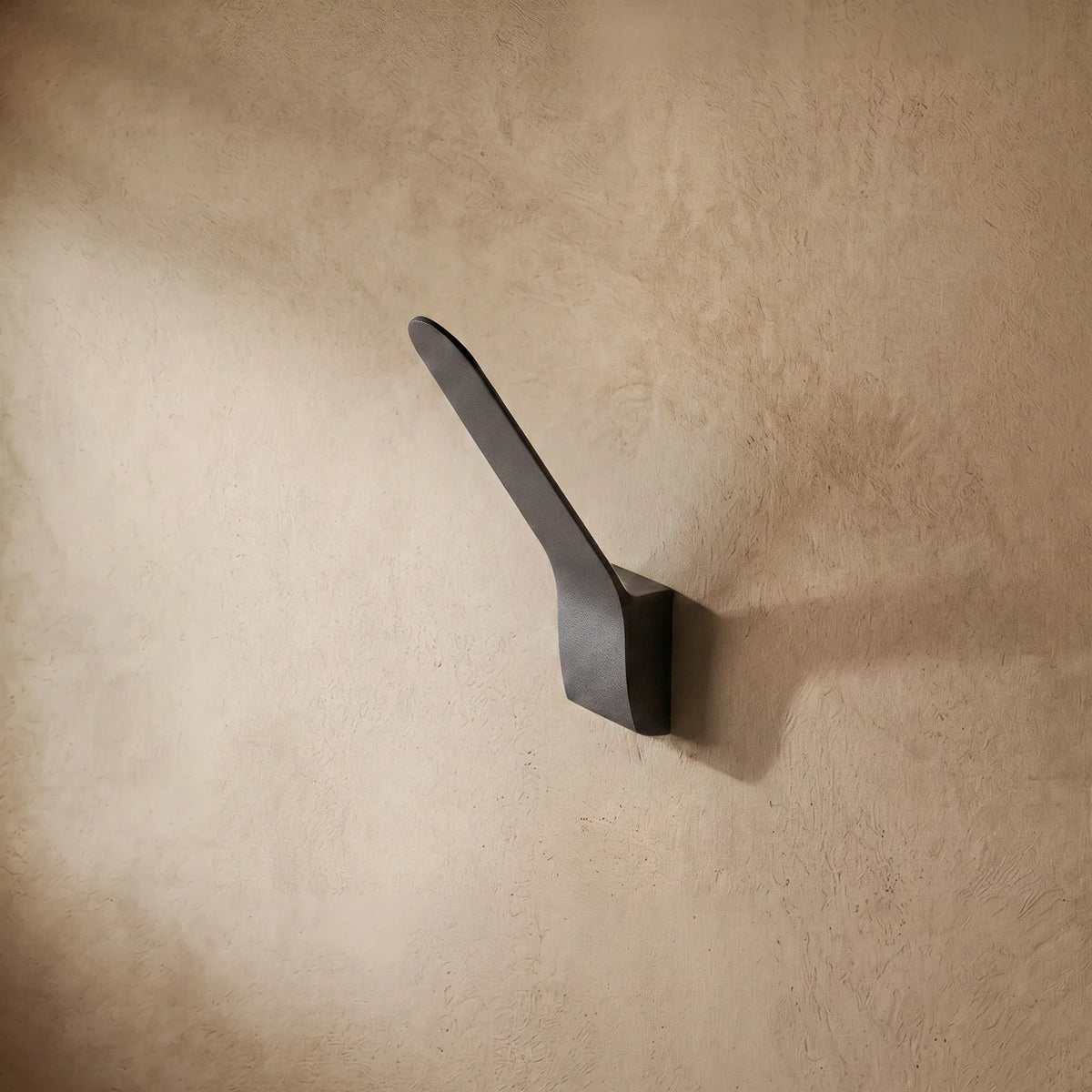 drainpangolin Arcato Modern Tilted Linear Outdoor Wall Lamp – Black Metal Light for Exterior Walls