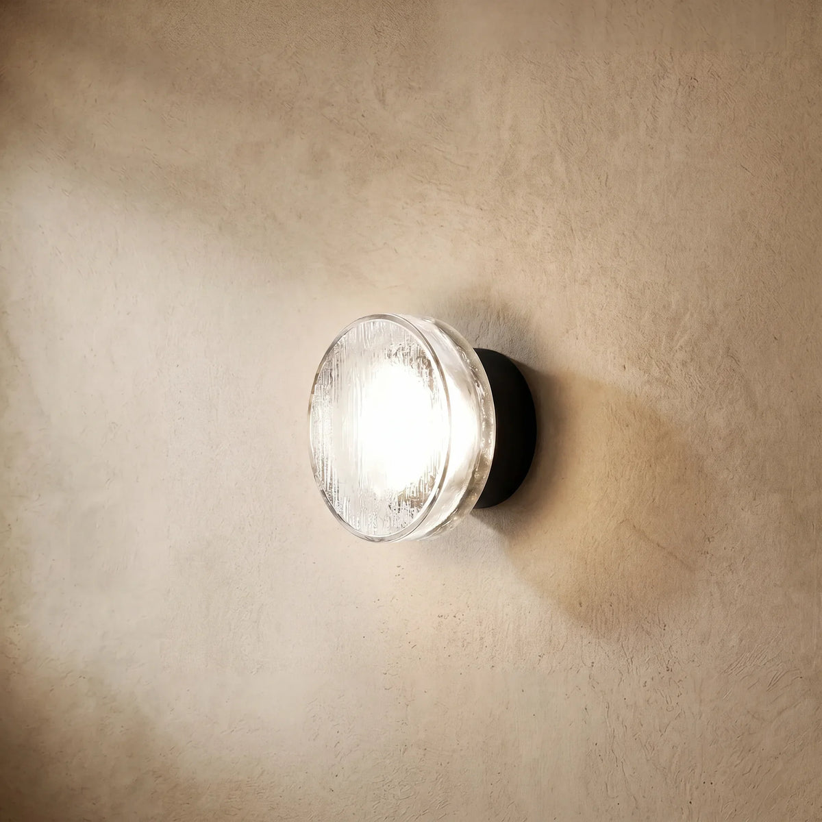 drainpangolin Embrace Modern Outdoor Wall Lamp - Clear Glass & Metal Round Design for Patio